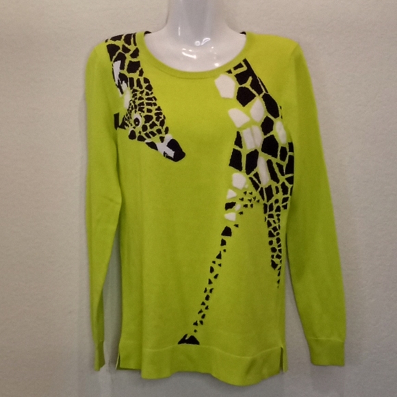 crown & ivy Sweaters - Crown & Ivy 🦒 Giraffe Print Sweater